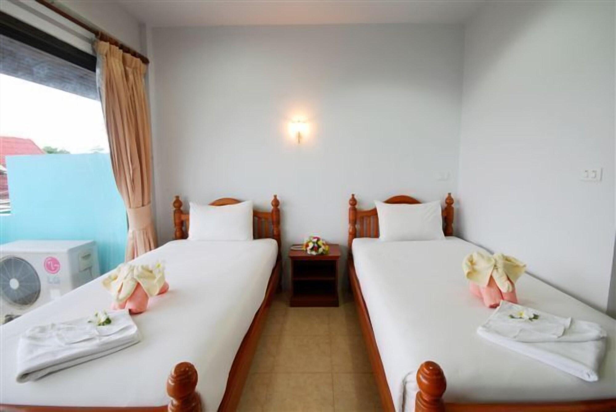Holiday Guest House Chaweng  Exterior photo
