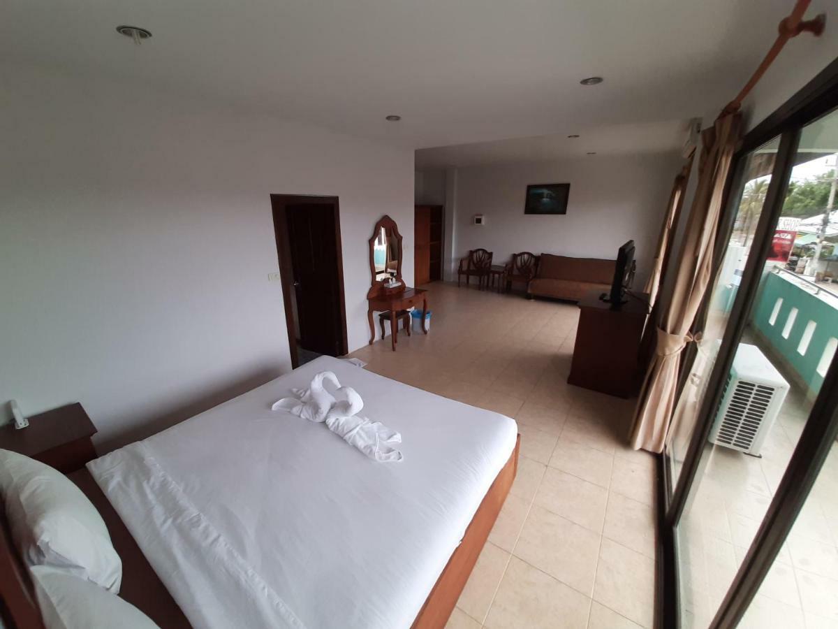 Holiday Guest House Chaweng  Exterior photo