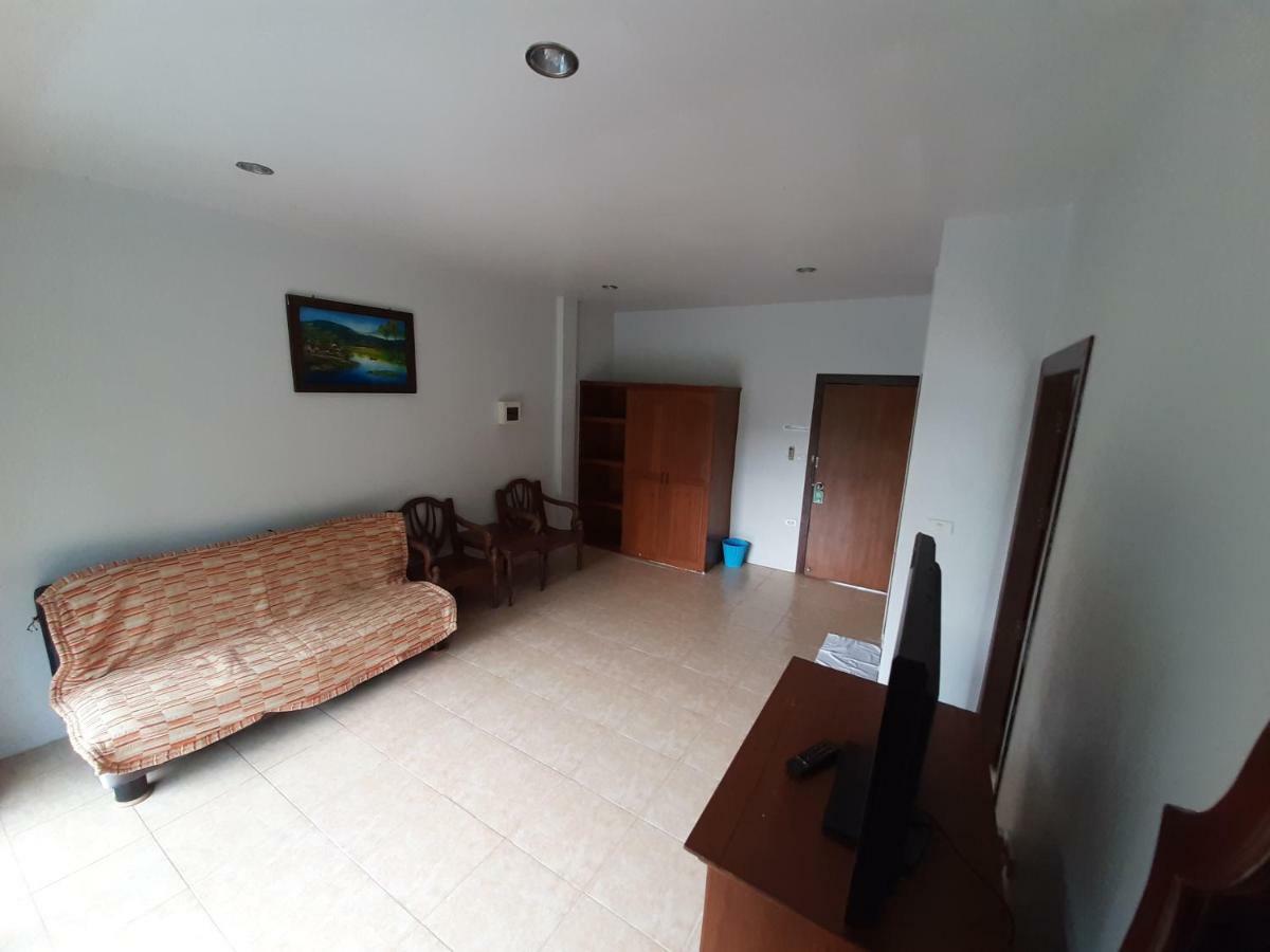 Holiday Guest House Chaweng  Exterior photo